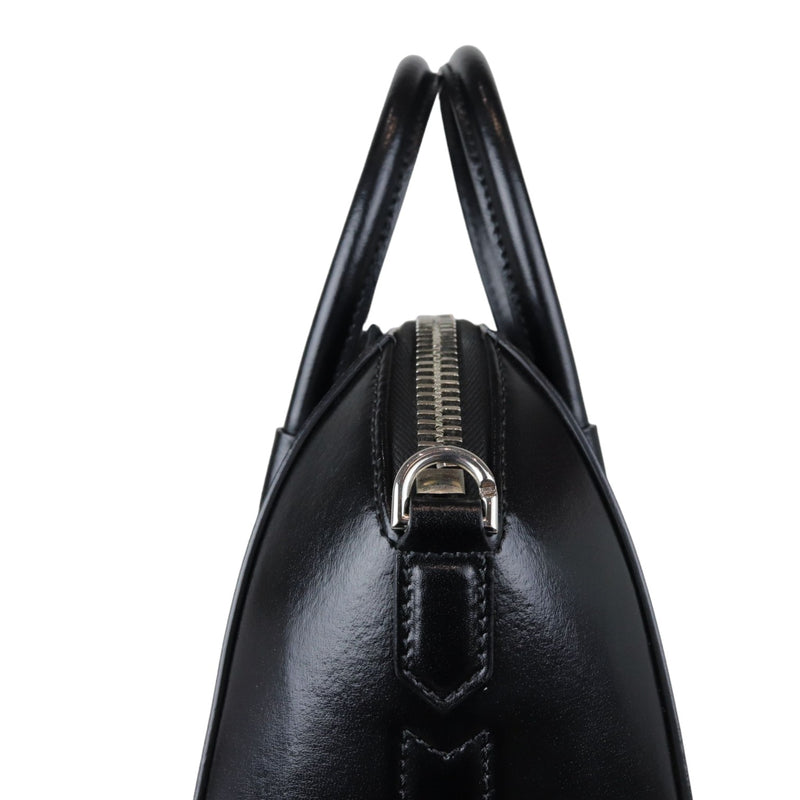 Antigona Mini Shiny Calfskin Black SHW