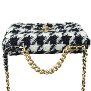 19 Flap Small Tweed Quilted Black Ecru White MHW