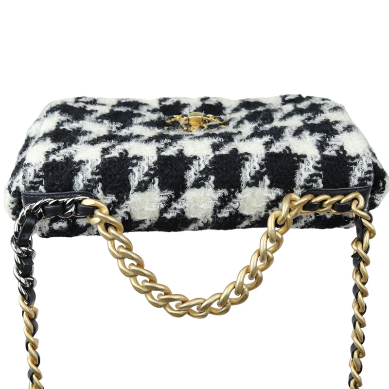 19 Flap Small Tweed Quilted Black Ecru White MHW