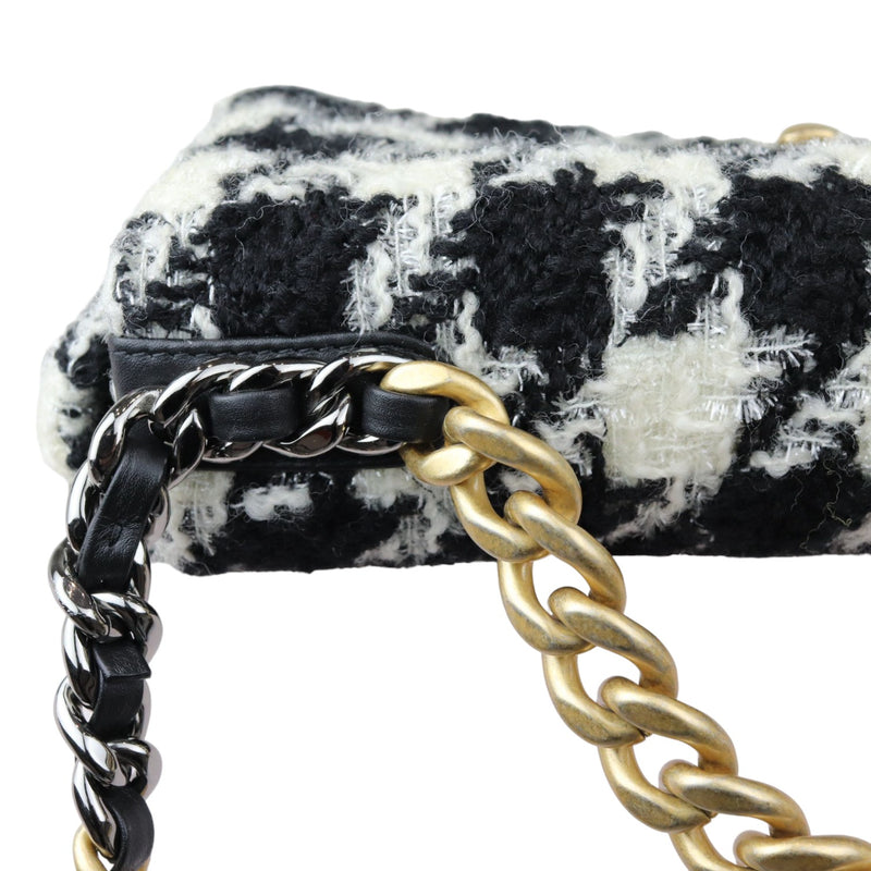 19 Flap Small Tweed Quilted Black Ecru White MHW