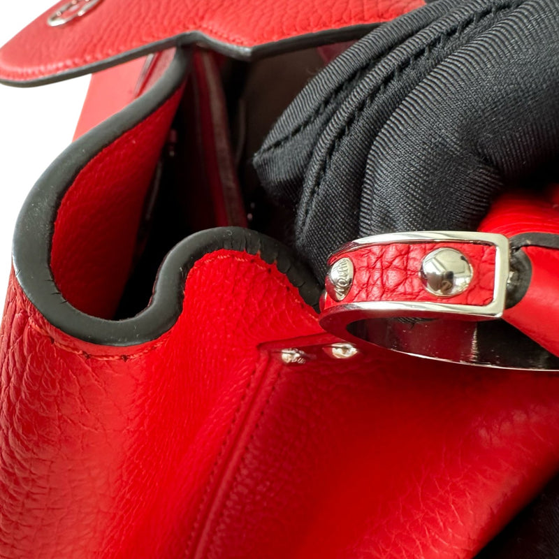 Capucines MM Taurillon Calfskin Red SHW