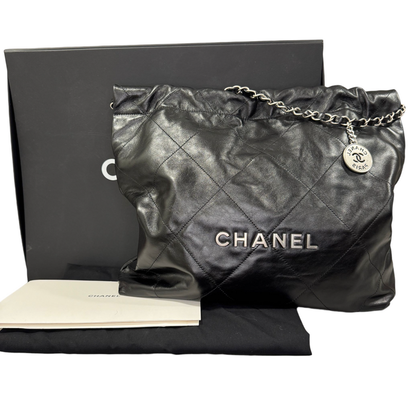 22 Medium Shiny Calfskin Quilted Black SHW