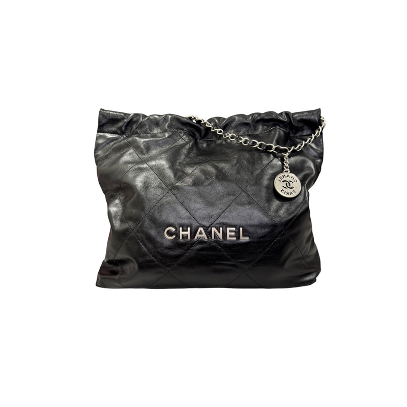 22 Medium Shiny Calfskin Quilted Black SHW