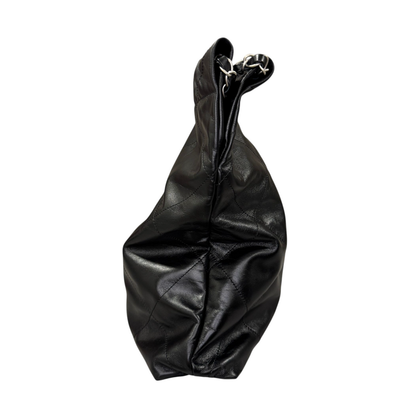 22 Medium Shiny Calfskin Quilted Black SHW