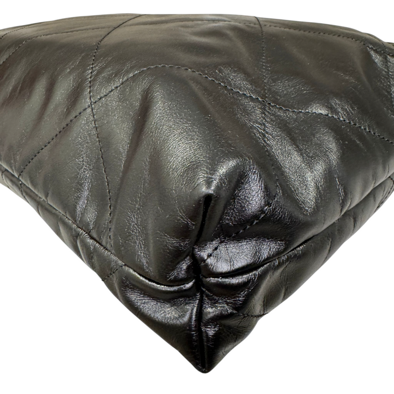 22 Medium Shiny Calfskin Quilted Black SHW
