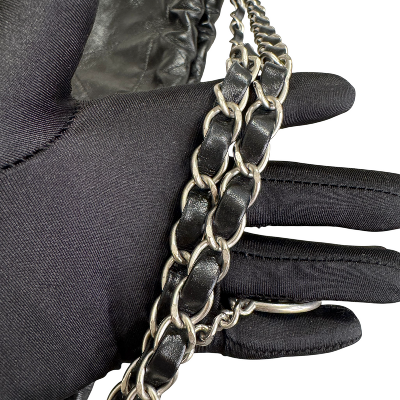 22 Medium Shiny Calfskin Quilted Black SHW