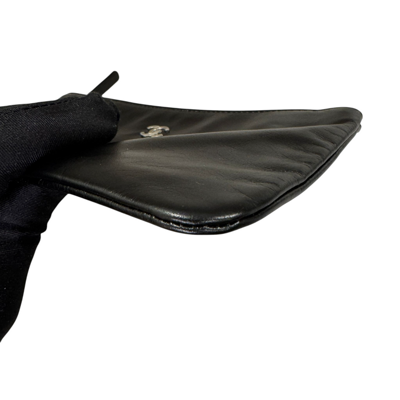 22 Medium Shiny Calfskin Quilted Black SHW
