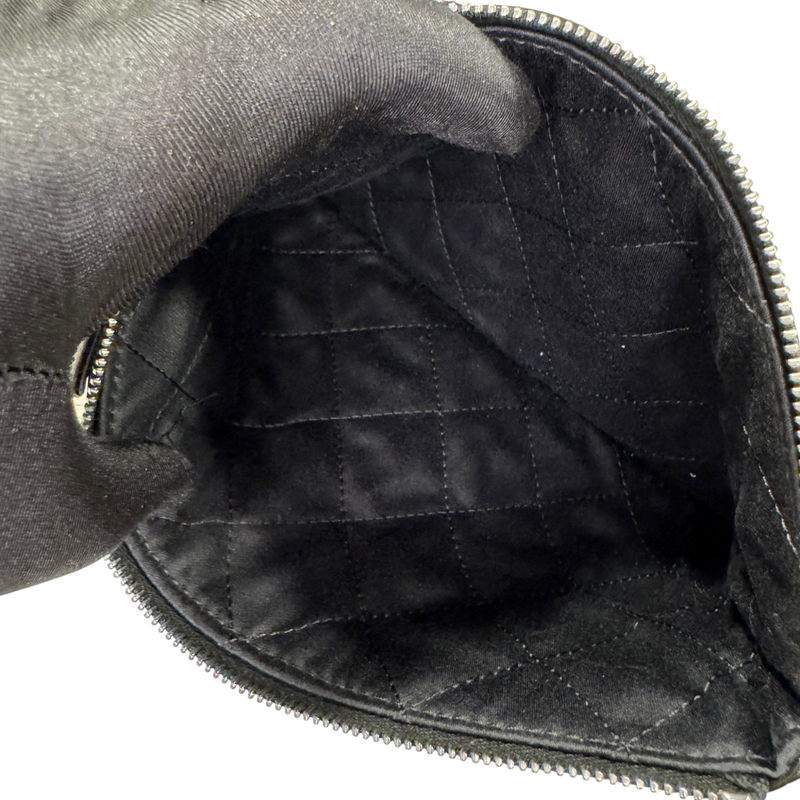 22 Medium Shiny Calfskin Quilted Black SHW