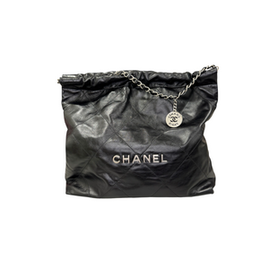 22 Medium Shiny Calfskin Quilted Black SHW