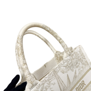 Reve d'Infini Book Tote Small Canvas White Gold