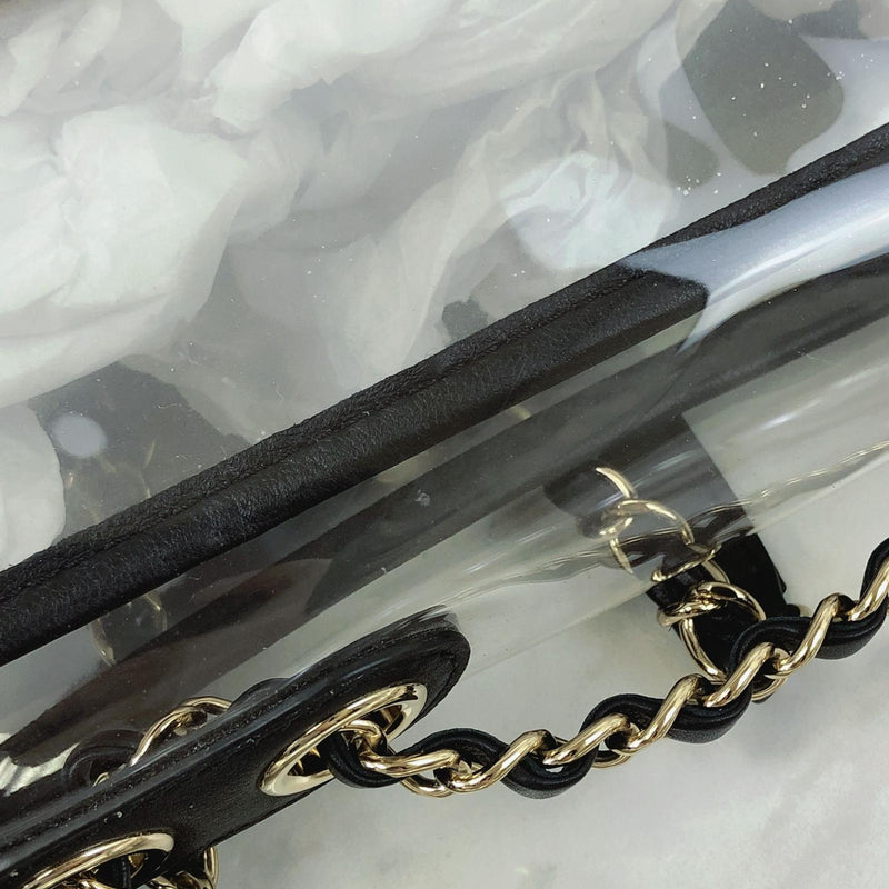 Coco "Sand by the Sea" Runway Pearl Handle Black PVC