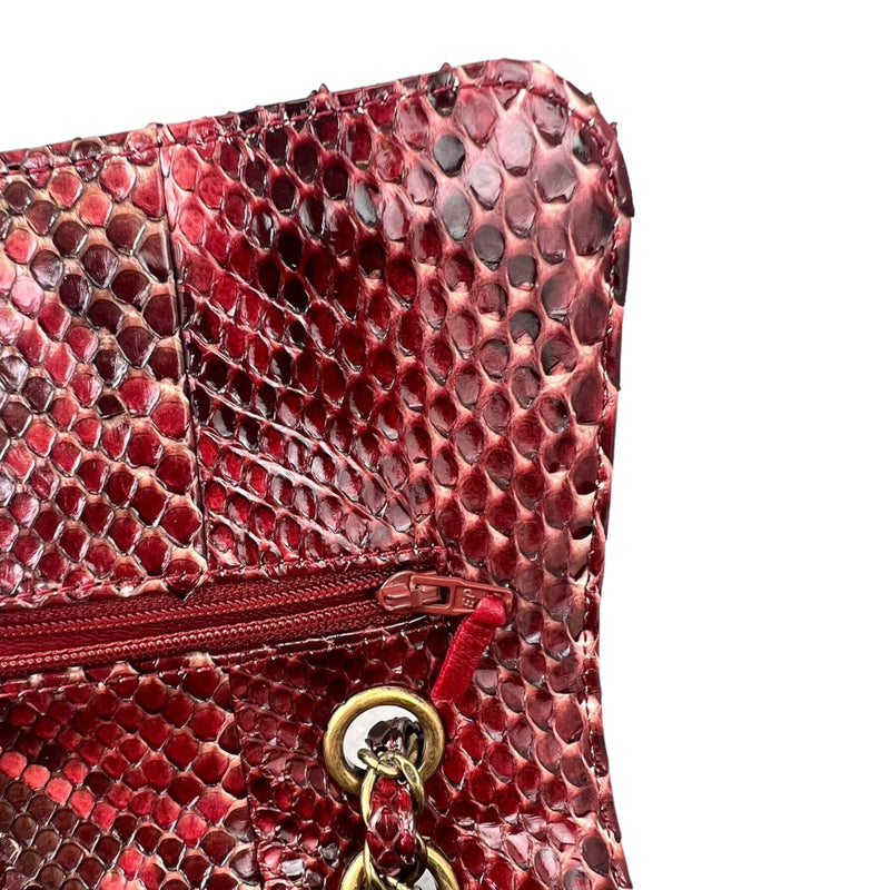 Classic Flap Medium Python Red GHW