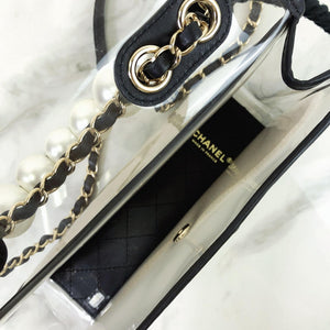 Coco "Sand by the Sea" Runway Pearl Handle Black PVC