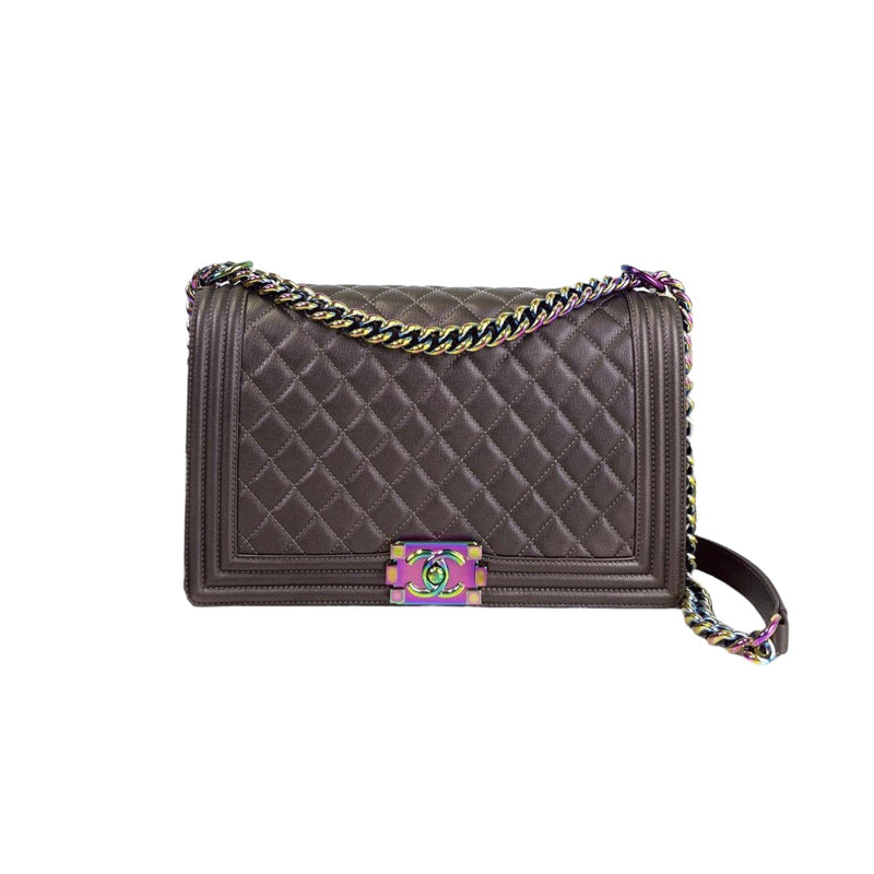 Chanel Boy Old Medium 19S Iridescent Pink Sakura Caviar GHW, Luxury, Bags &  Wallets on Carousell