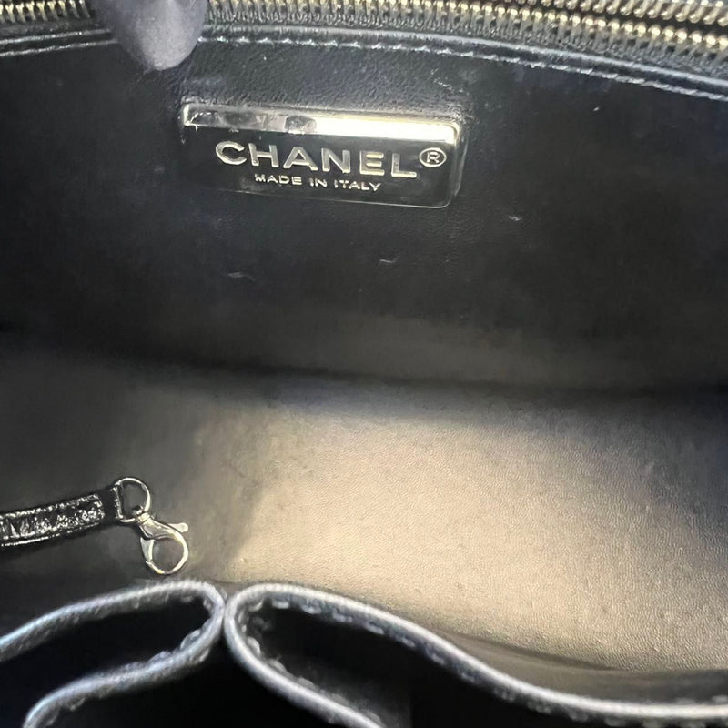 🔥RARE🔥 NEW! Chanel Gabrielle Python Small Black Hobo Shoulder