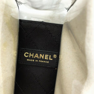 Coco "Sand by the Sea" Runway Pearl Handle Black PVC