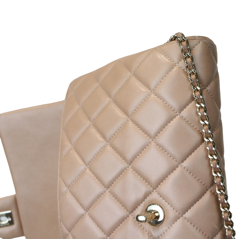 Timeless Clutch in Lambskin Leather Caramel LGHW