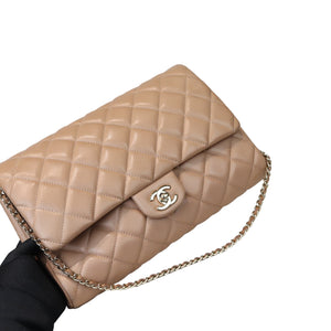 Timeless Clutch in Lambskin Leather Caramel LGHW