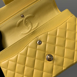 Classic Flap Medium Lambskin with Light GHW