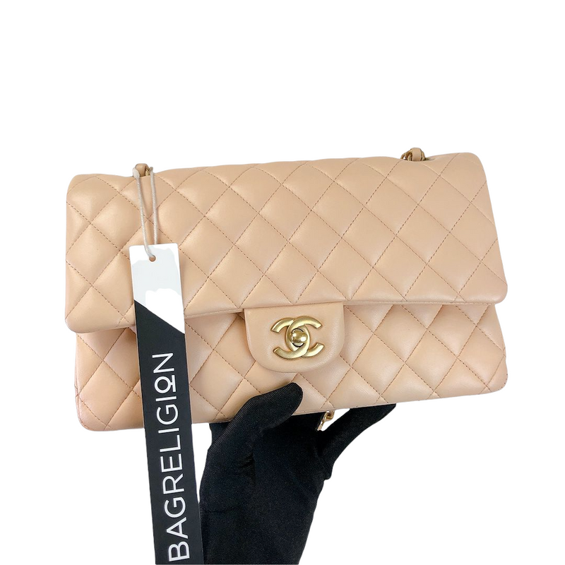 Classic Flap Medium Lambskin Beige GHW