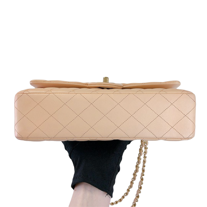 Classic Flap Medium Lambskin Beige GHW