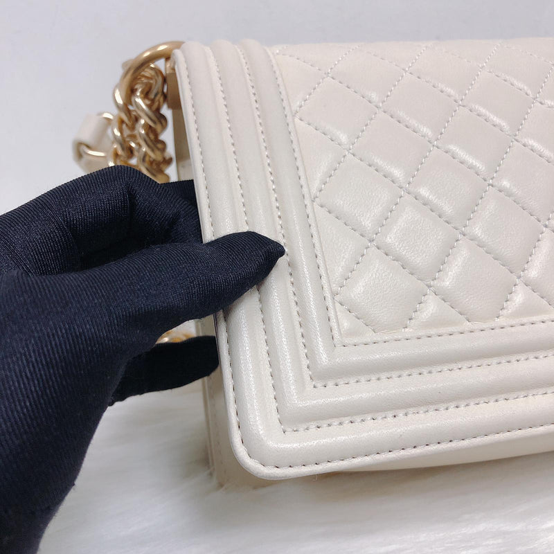 Old Medium Le Boy in Quilted Cream Calfskin with GHW