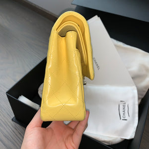 Classic Flap Medium Lambskin with Light GHW
