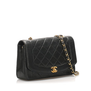 Diana Flap Shoulder Bag in a Quilted Lambskin Leather with GHW