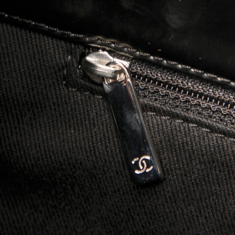 Chanel Matelasse Patent Leather Shoulder bag Black