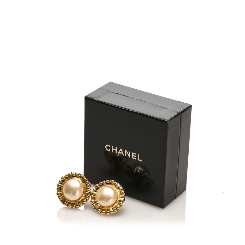 CC Faux Pearl Clip-On Earrings White - Bag Religion