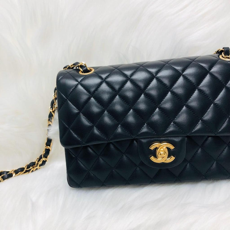 Classic Double Flap M/L Lambskin with GHW