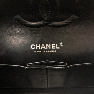 Classic Double Flap Caviar M/L in Black SHW