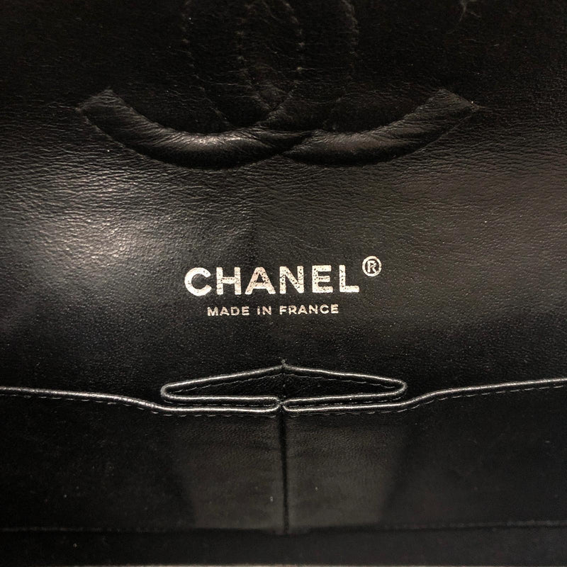 Classic Double Flap Caviar M/L in Black SHW