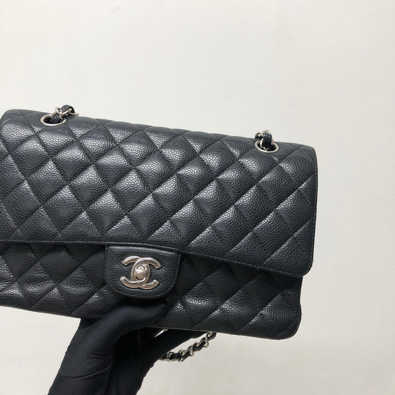 Classic Double Flap Caviar M/L in Black SHW