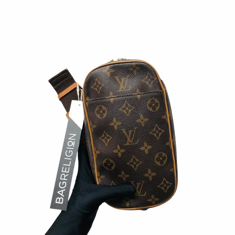 Original LV Pochette Gange Monogram body bag belt bag, Luxury