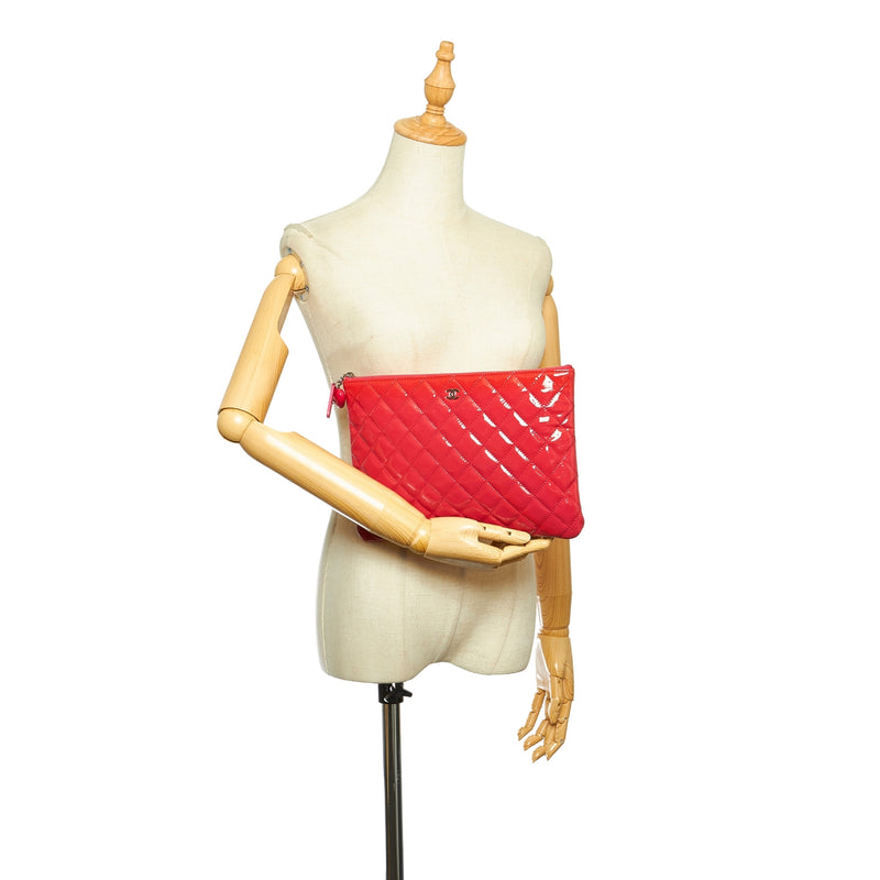 Matelasse CC Patent Leather Clutch Bag Red - Bag Religion