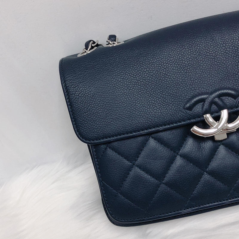 CC Blue Box Flap Medium in Grained Calfskin Quilted