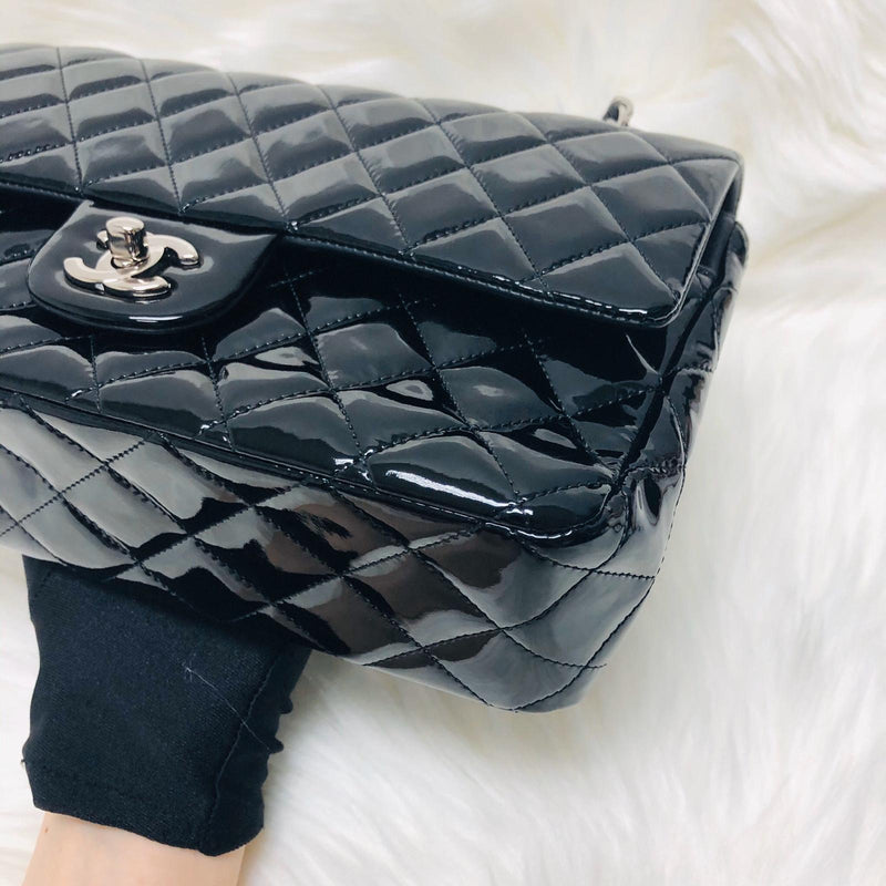 Classic Double Flap Patent Leather M/L SHW Black