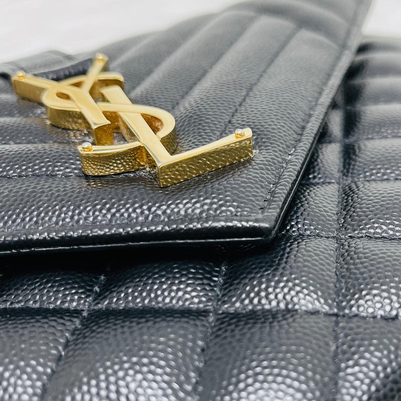 ENVELOPE CHAIN WALLET in MIX MATELASSÉ grain de poudre embossed