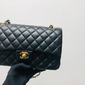 Classic Flap Black Medium Lambskin GHW