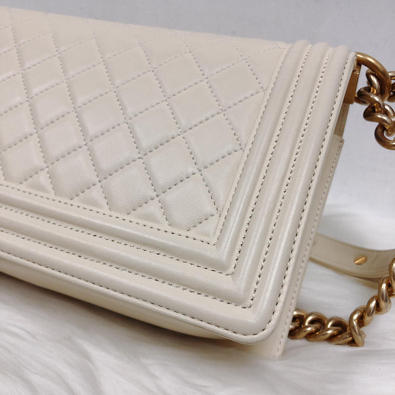 Cream chanel boy bag best sale