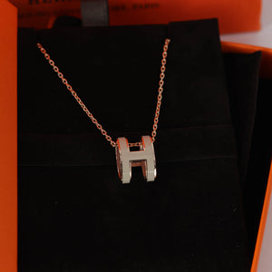 Pop H Necklace in Marron Glace