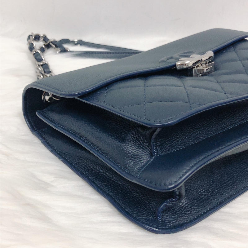 CC Blue Box Flap Medium in Grained Calfskin Quilted