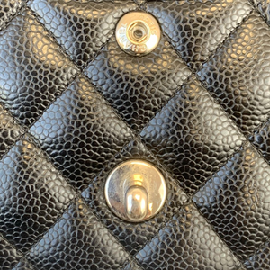 Classic Flap Caviar Medium Black SHW