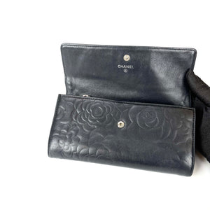 Camellia Lambskin Leather Wallet in Black