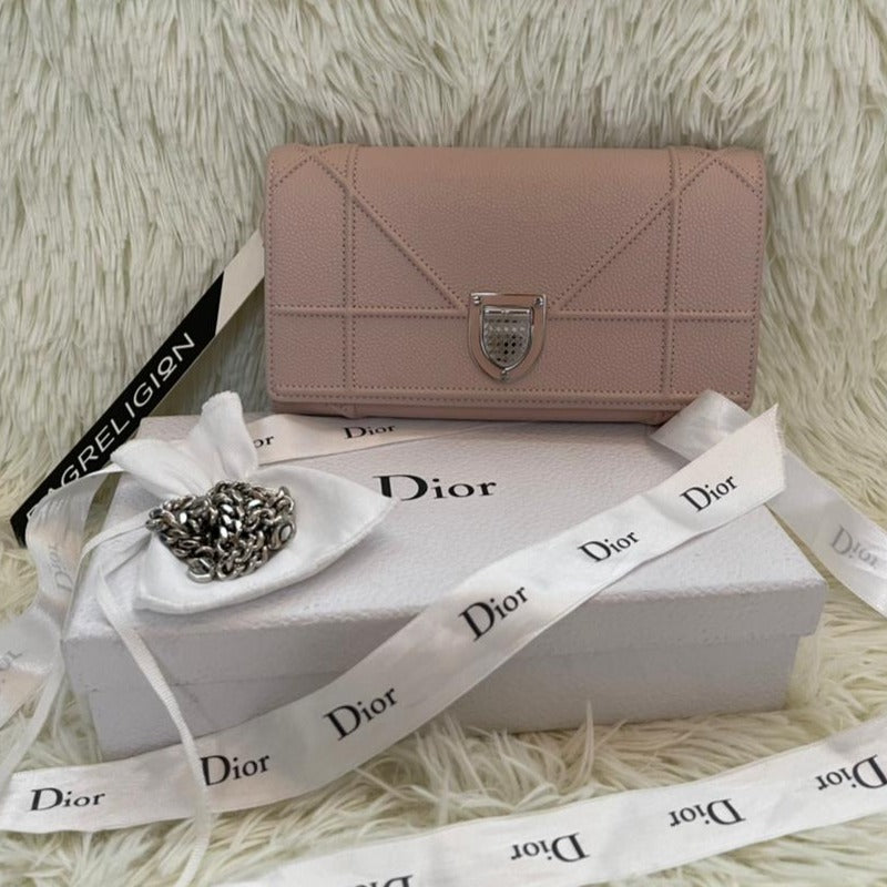 Diorama Wallet on Chain Pink