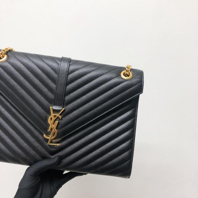 Envelope Large Flap in Chevron Quilted Leather Black