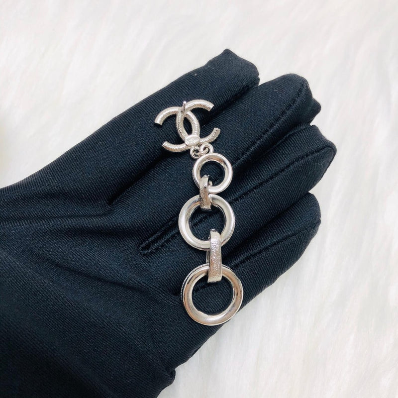 CC Dangle Earrings in Black 2020 SS