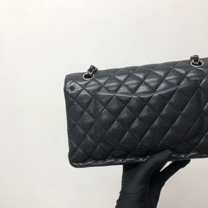 Classic Double Flap Caviar M/L in Black SHW