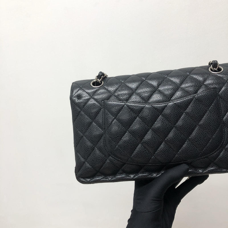 Classic Double Flap Caviar M/L in Black SHW